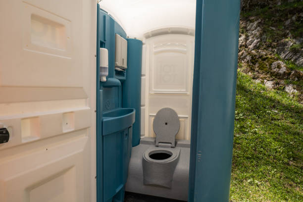 Best VIP or Luxury Restroom Trailers  in Clarendon, TX